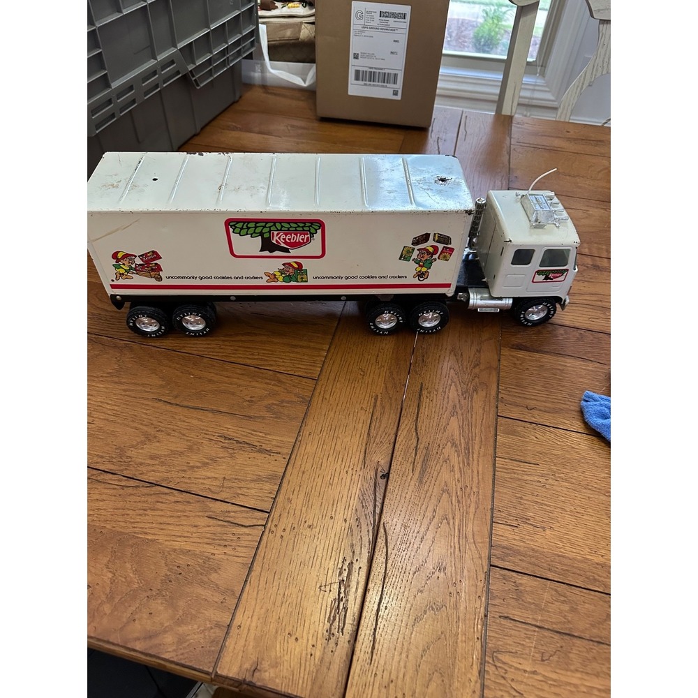vtg‎ keebler metal 18 wheeler toy